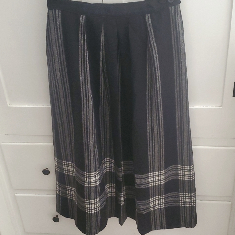 Vintage 100%Virgin Wool Skirt